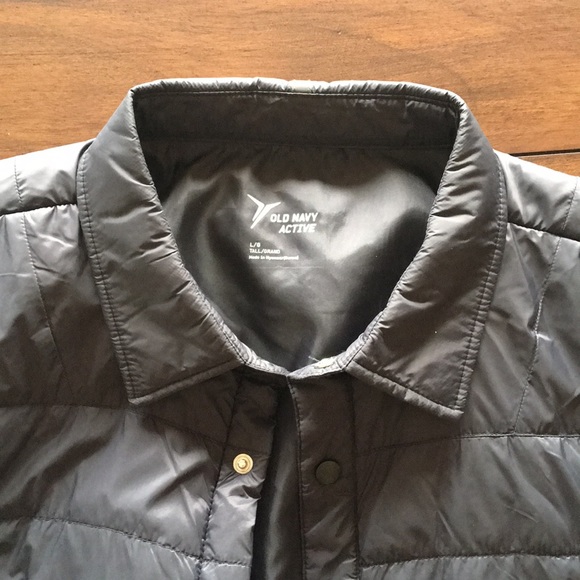 Old Navy Active Lightweight Quilted Shirt Jacket - Picture 3 of 6